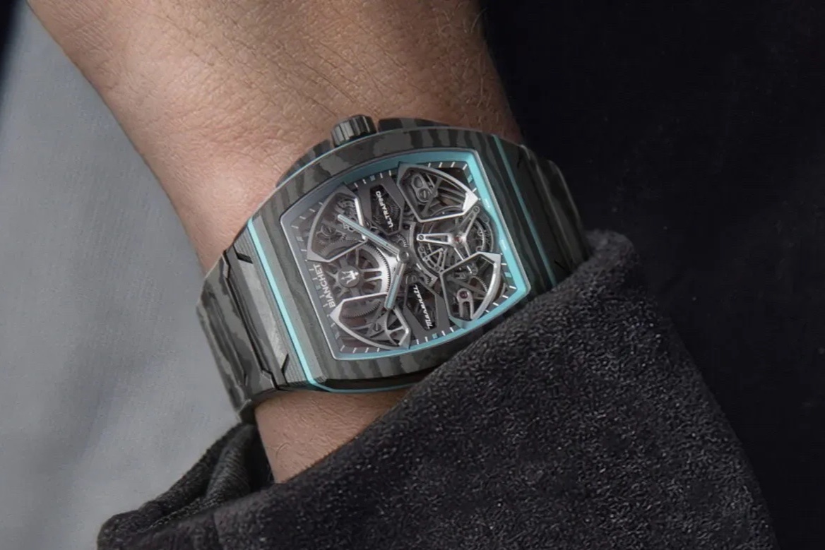 Ban xe 'e', Maserati chuyen huong sang dong ho xa xi hinh anh