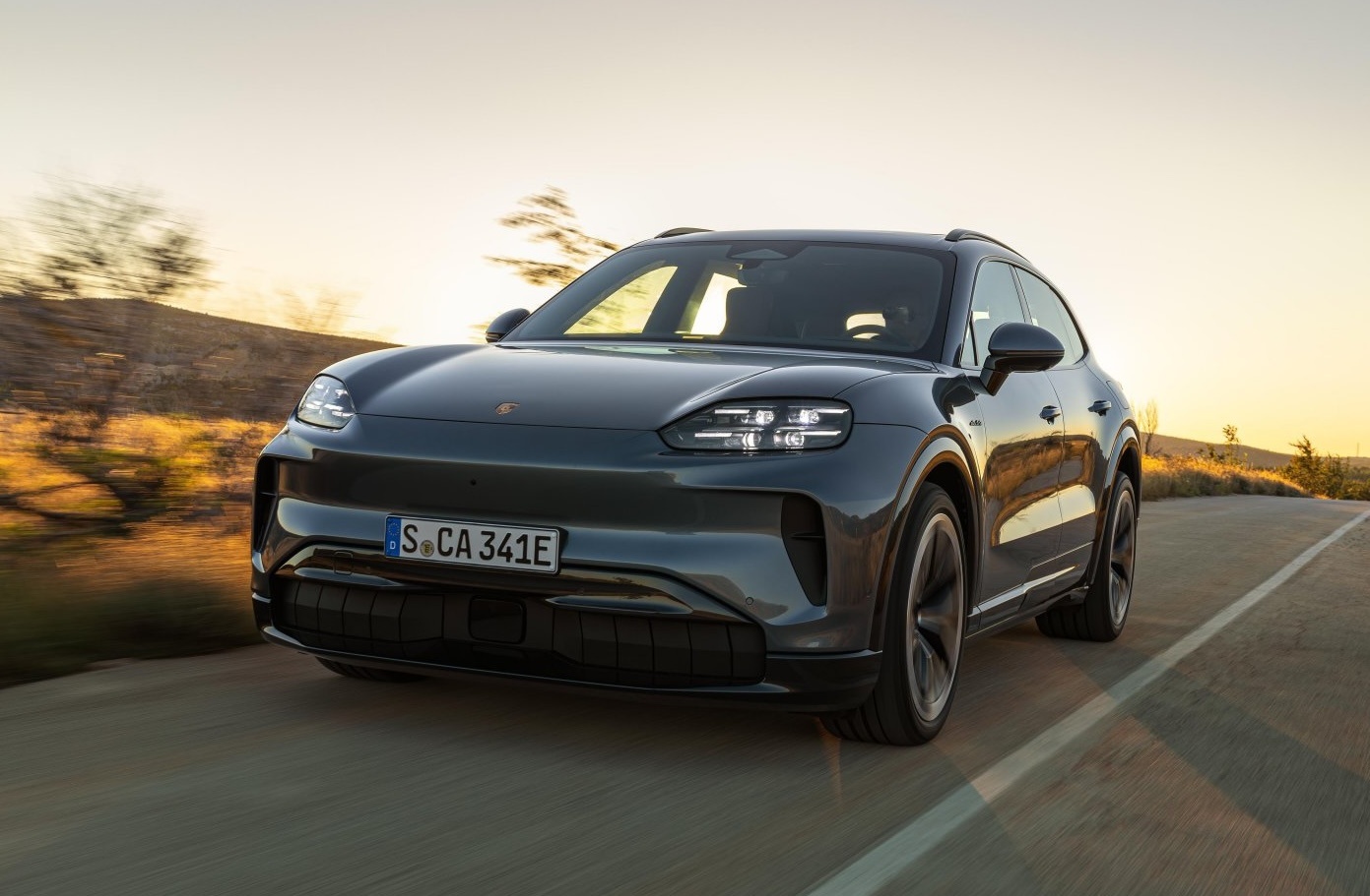 Porsche Cayenne dien nhan dat truoc tai Viet Nam, can ke ngay ra mat hinh anh