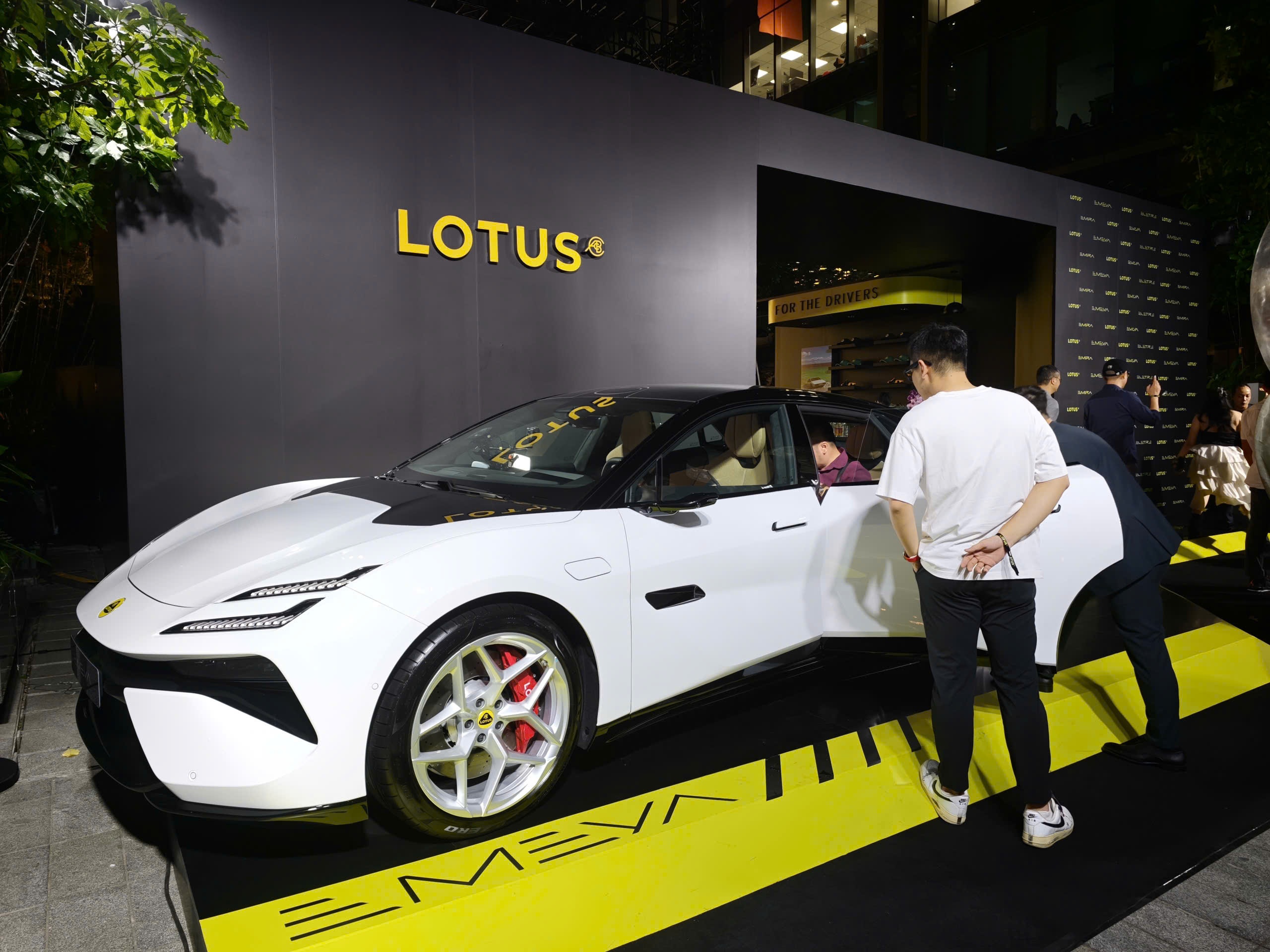 Xe,  Lotus anh 5