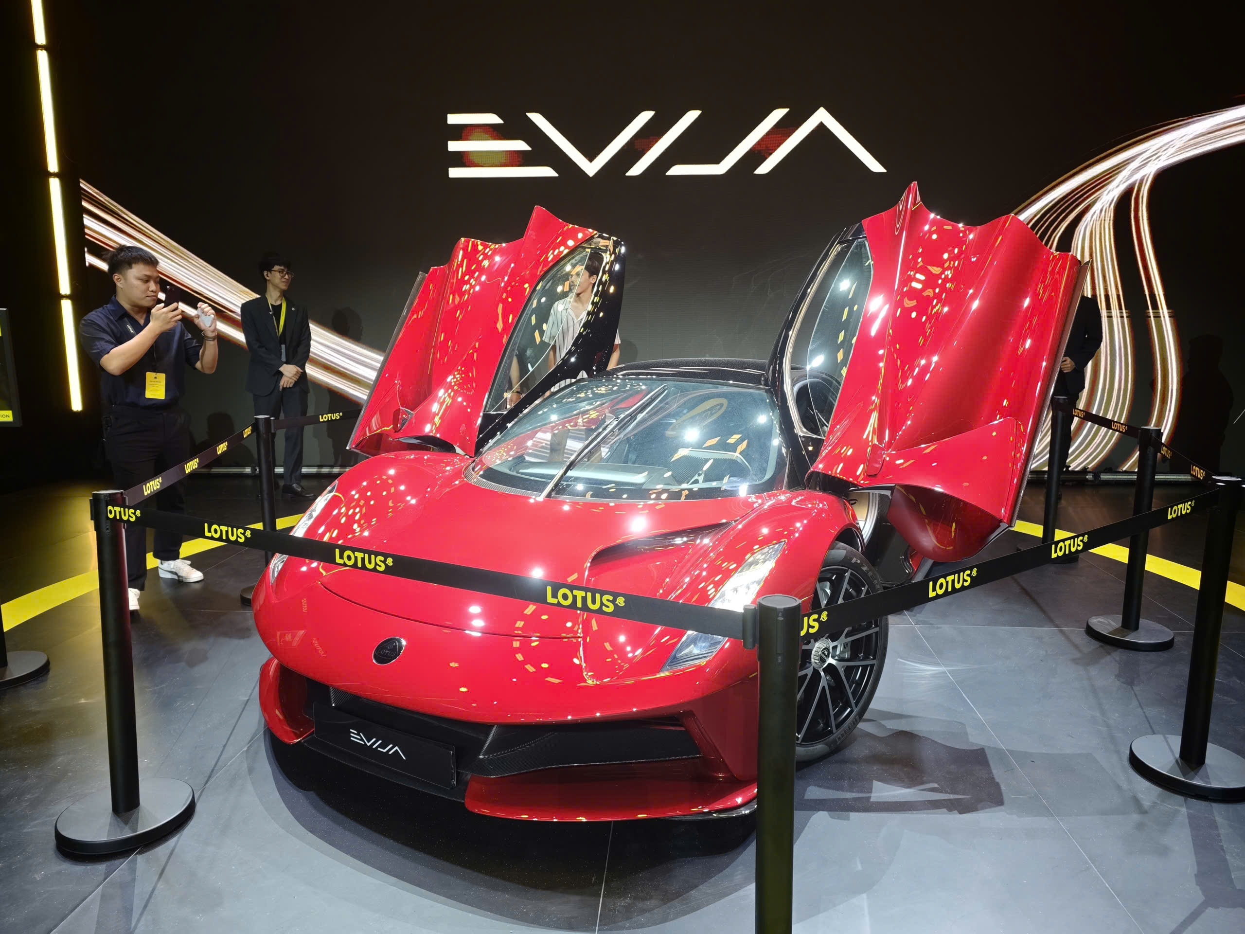 Xe,  Lotus anh 7