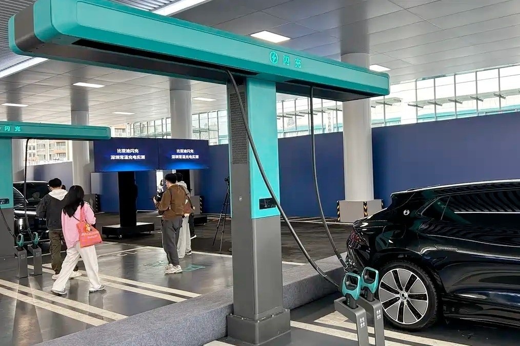 Chi phi thay pin sac sieu nhanh cua BYD het bao nhieu? hinh anh