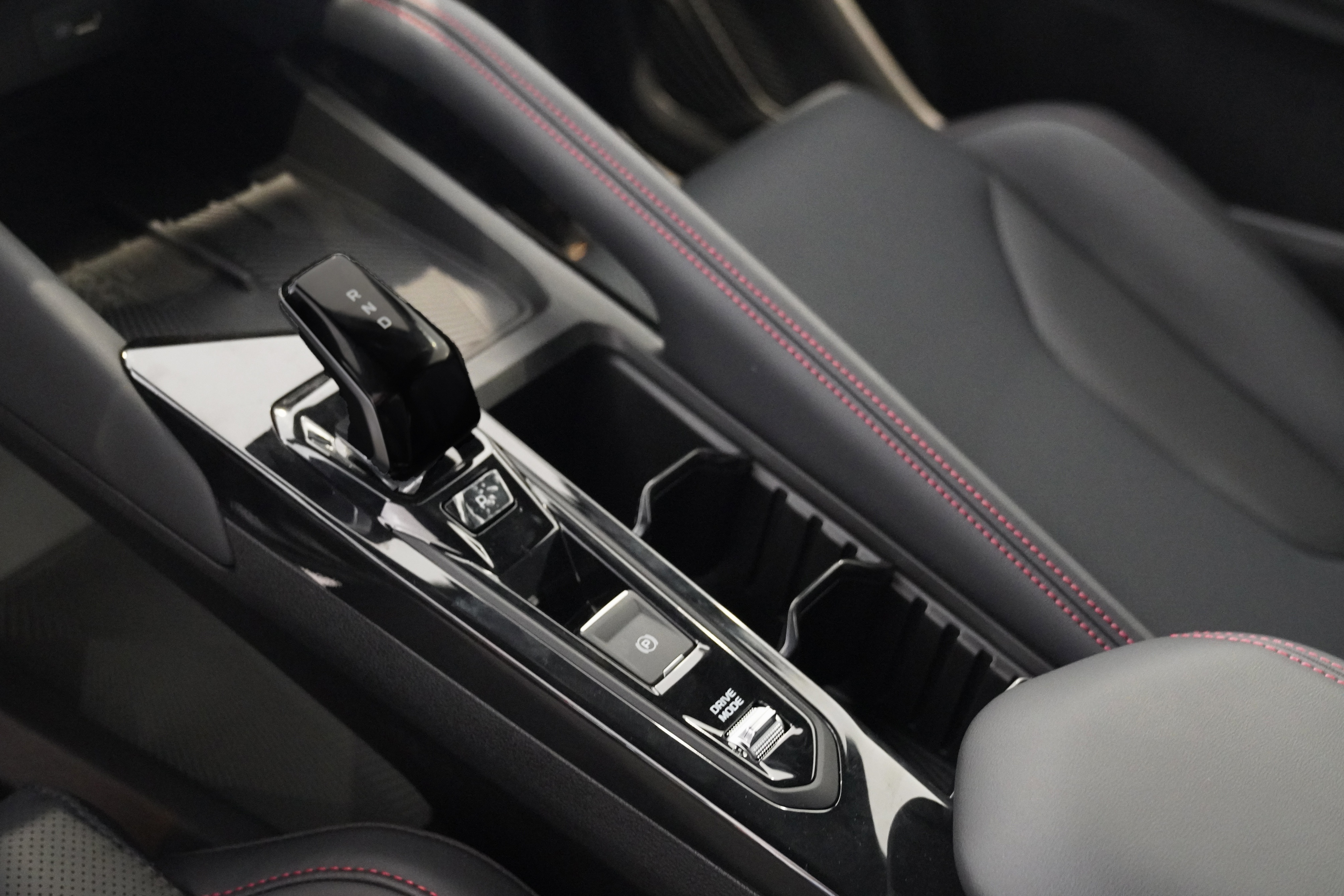 Geely,  Geely Coolray anh 11