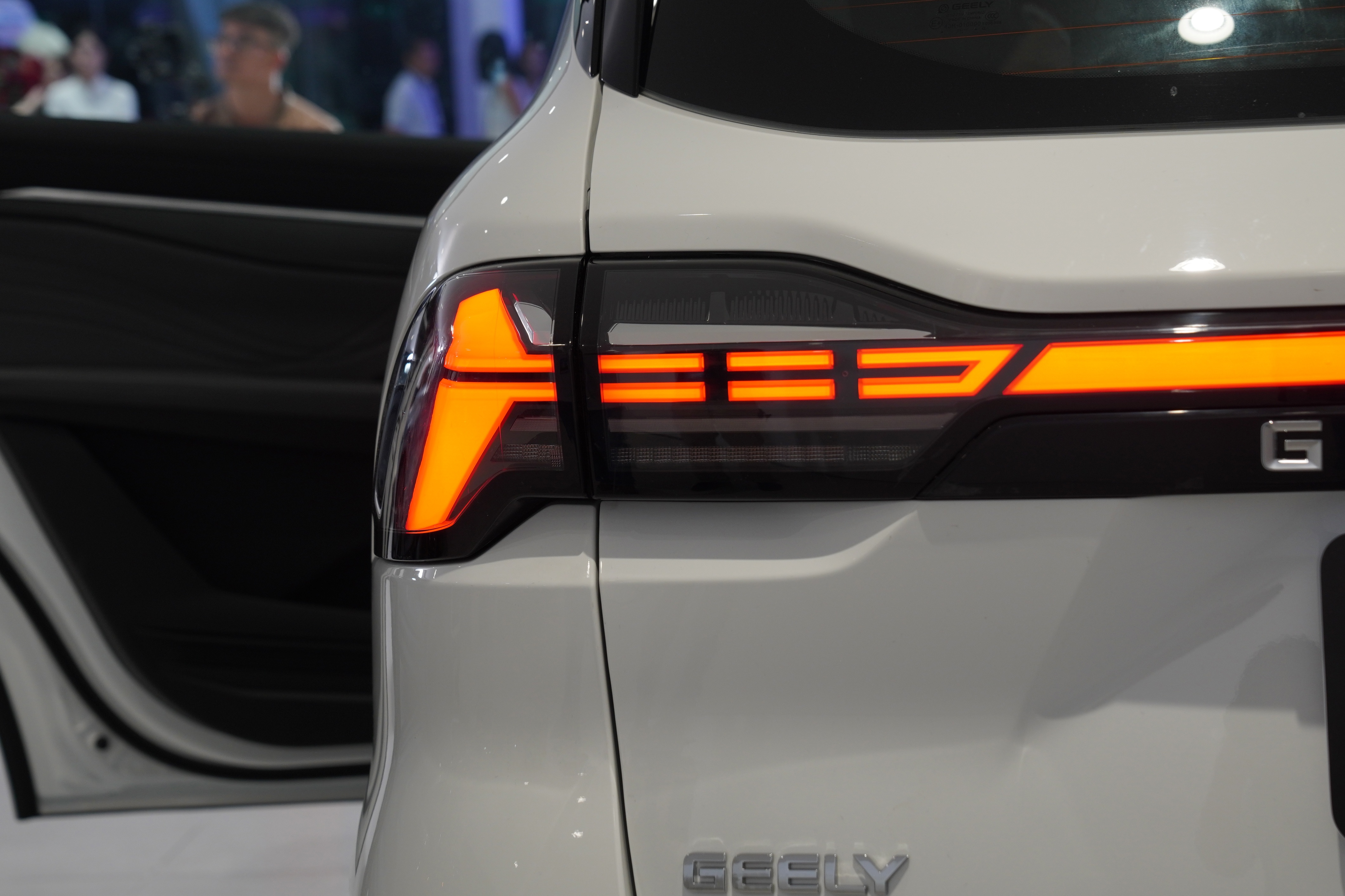 Geely anh 4