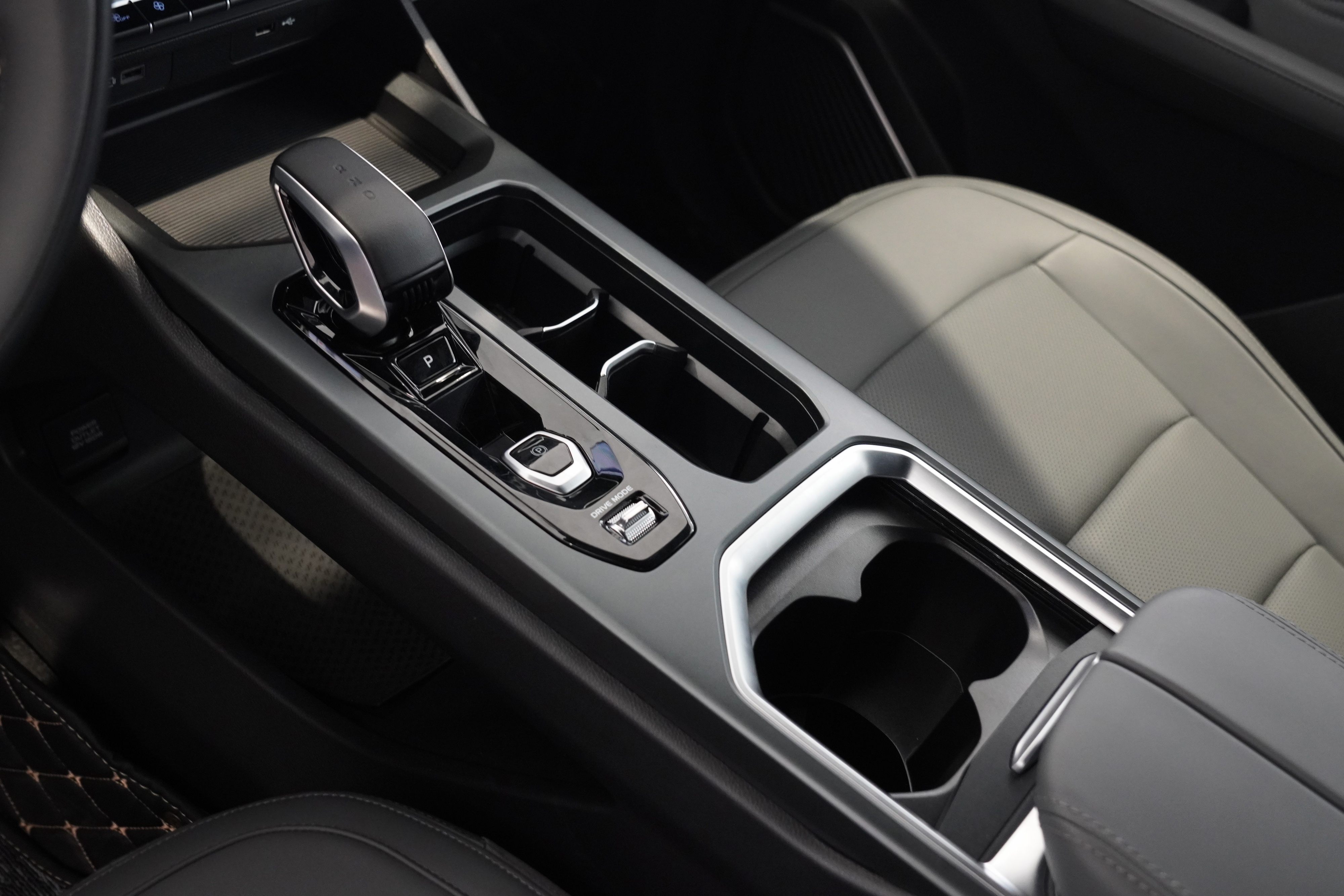 Geely anh 8