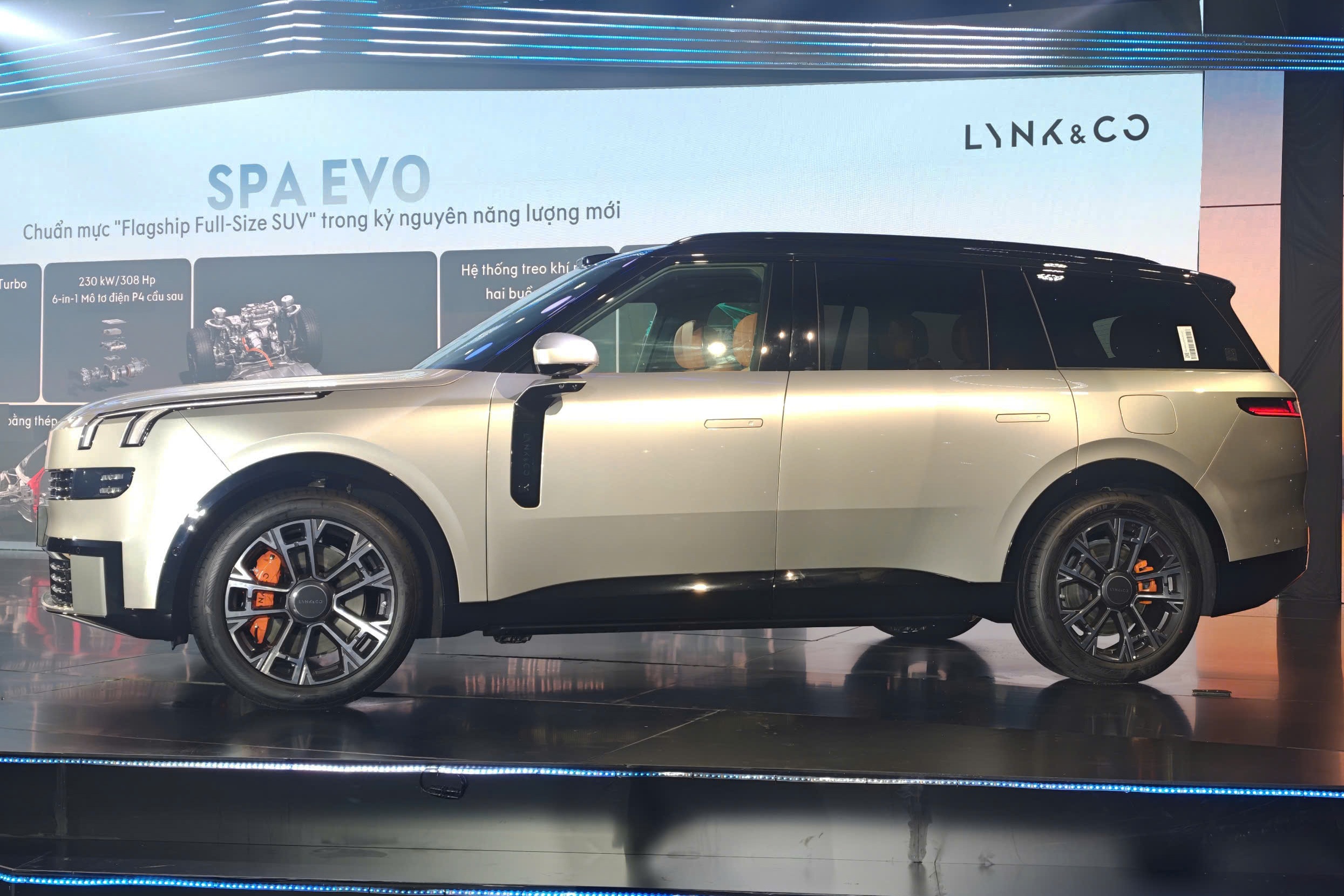 xe,  Lynk & Co anh 1