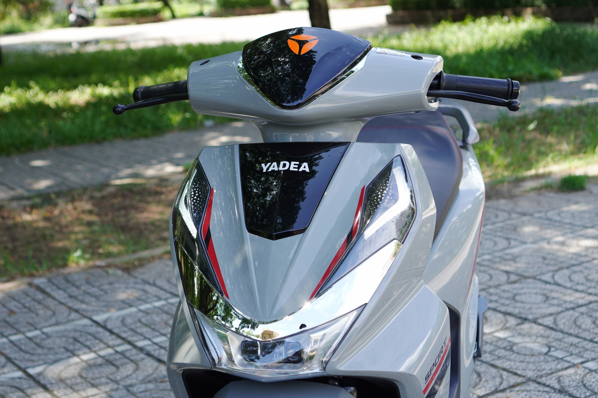 Yadea,  Yadea Vora,  xe m&aacute;y điện ảnh 3