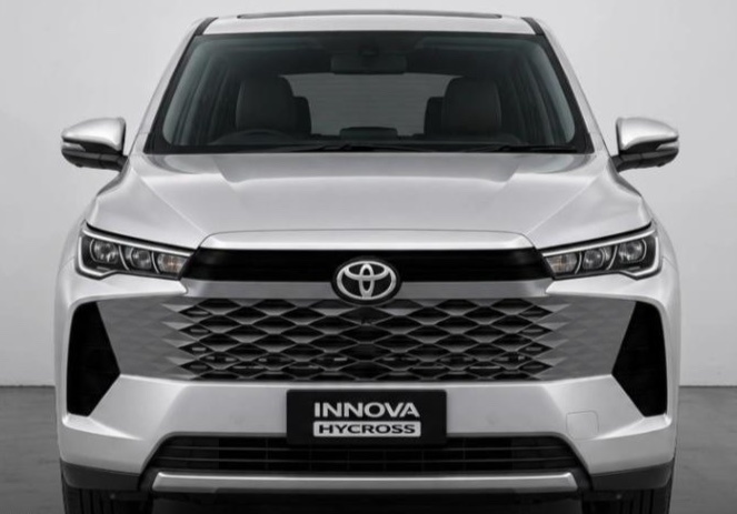 Toyota Innova Cross hybrid facelift sắp xuất hiện, ngoại hình lột xác?