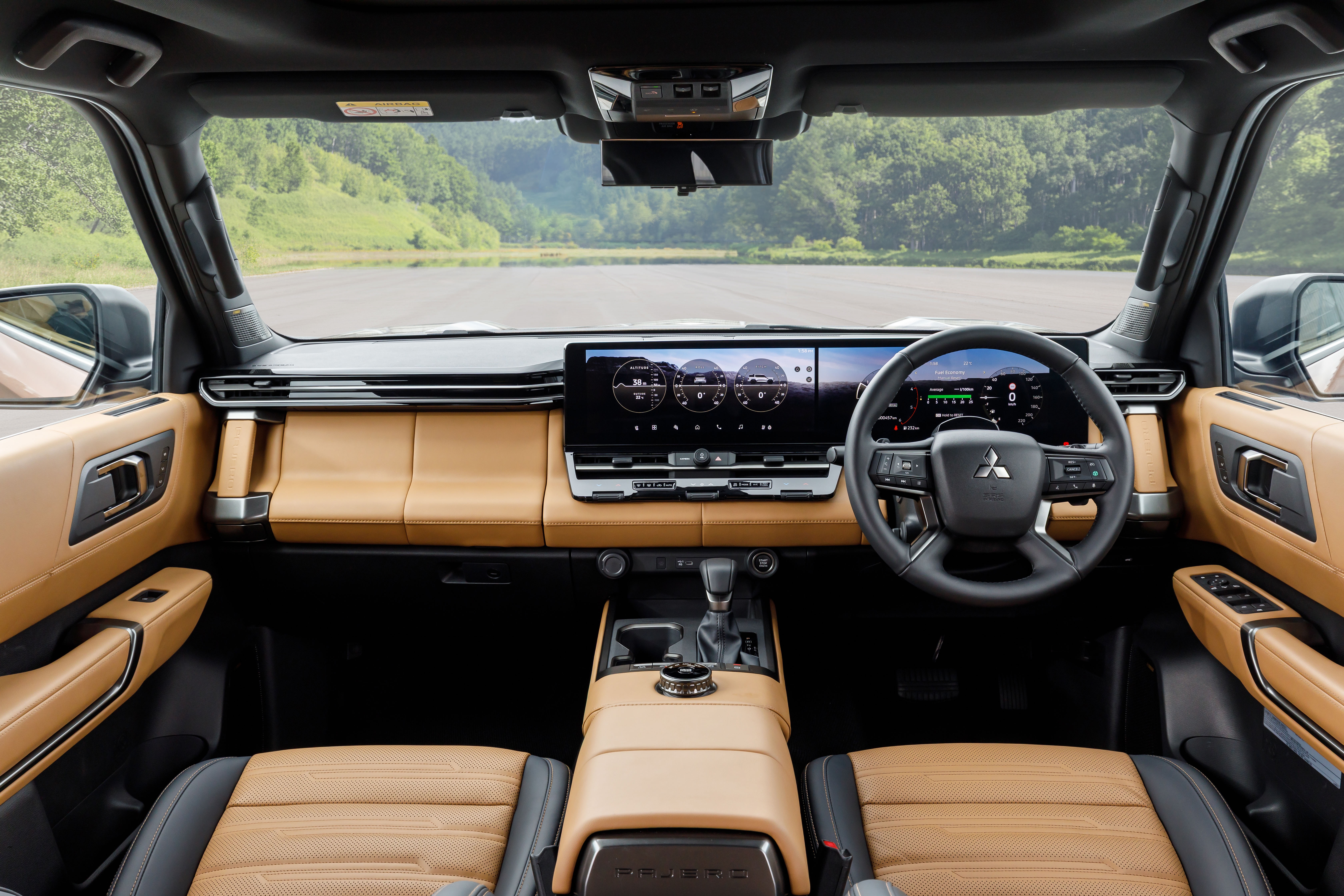Mitsubishi,  Mitsubishi Pajero ảnh 2