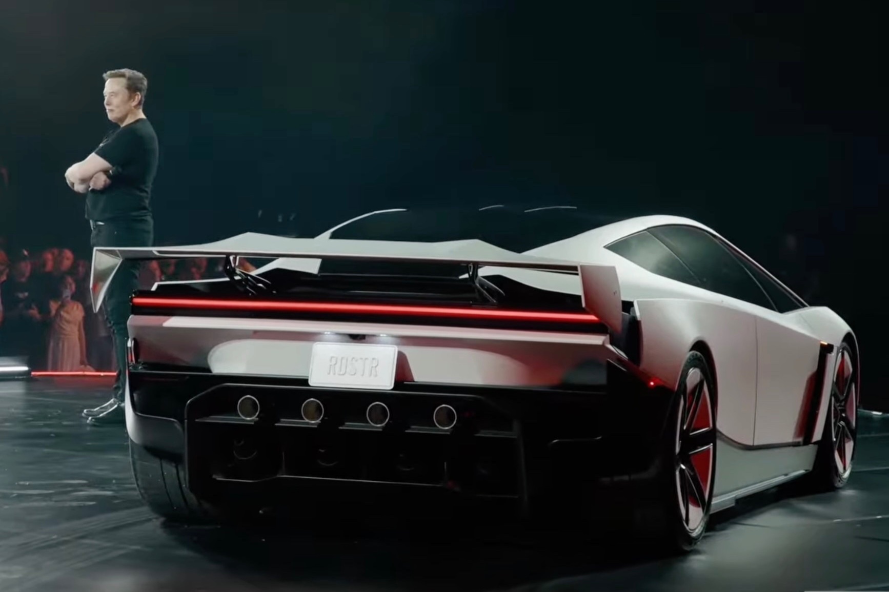 Bóc tách Tesla Roadster - ôtô có thể bay và nhào lộn?