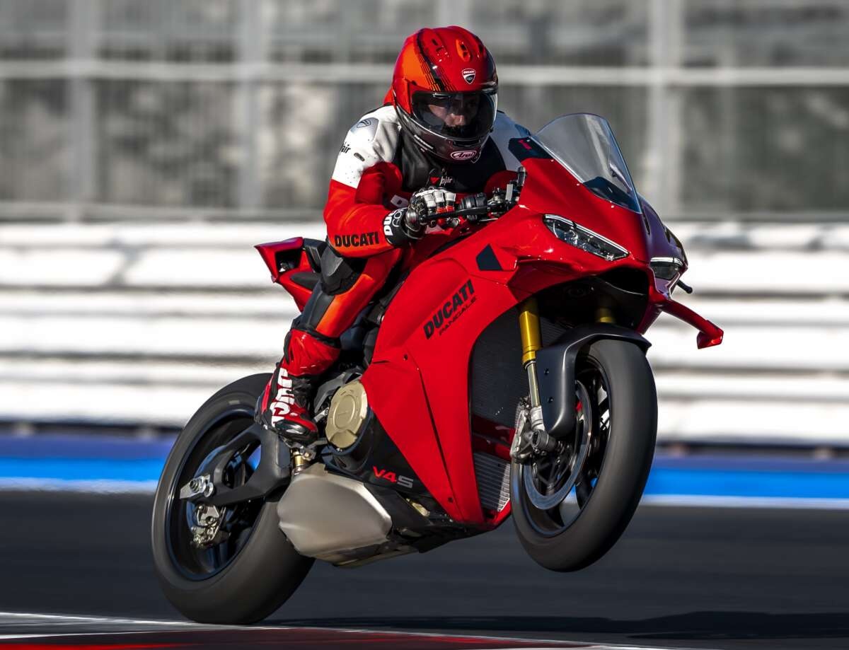 Ducati Panigale V4 2027 ra mắt Đông Nam Á - mạnh hơn, nhanh hơn