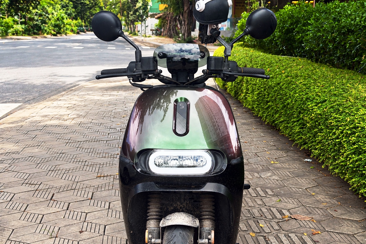 Xe máy điện đổi pin Gogoro SuperSport có gì thú vị?
