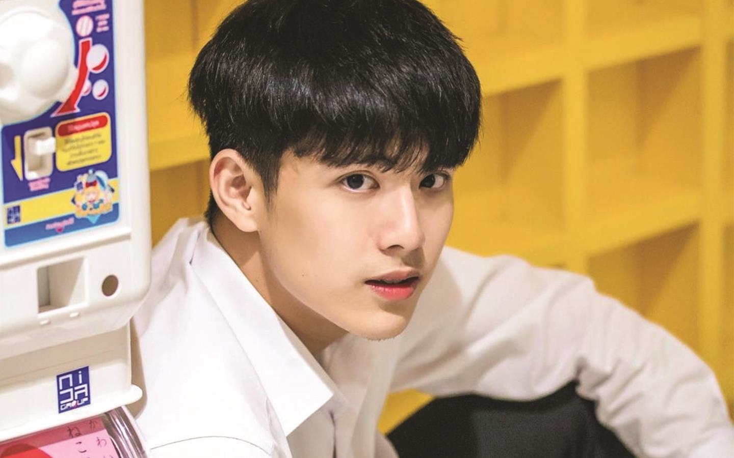 Van dong vien cau long dien trai, than tuong cua gioi tre Thai Lan hinh anh