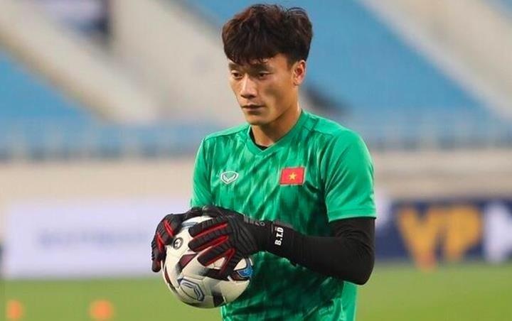 Anh che Bui Tien Dung 'khong co gi de bat' trong tran gap U23 Brunei hinh anh