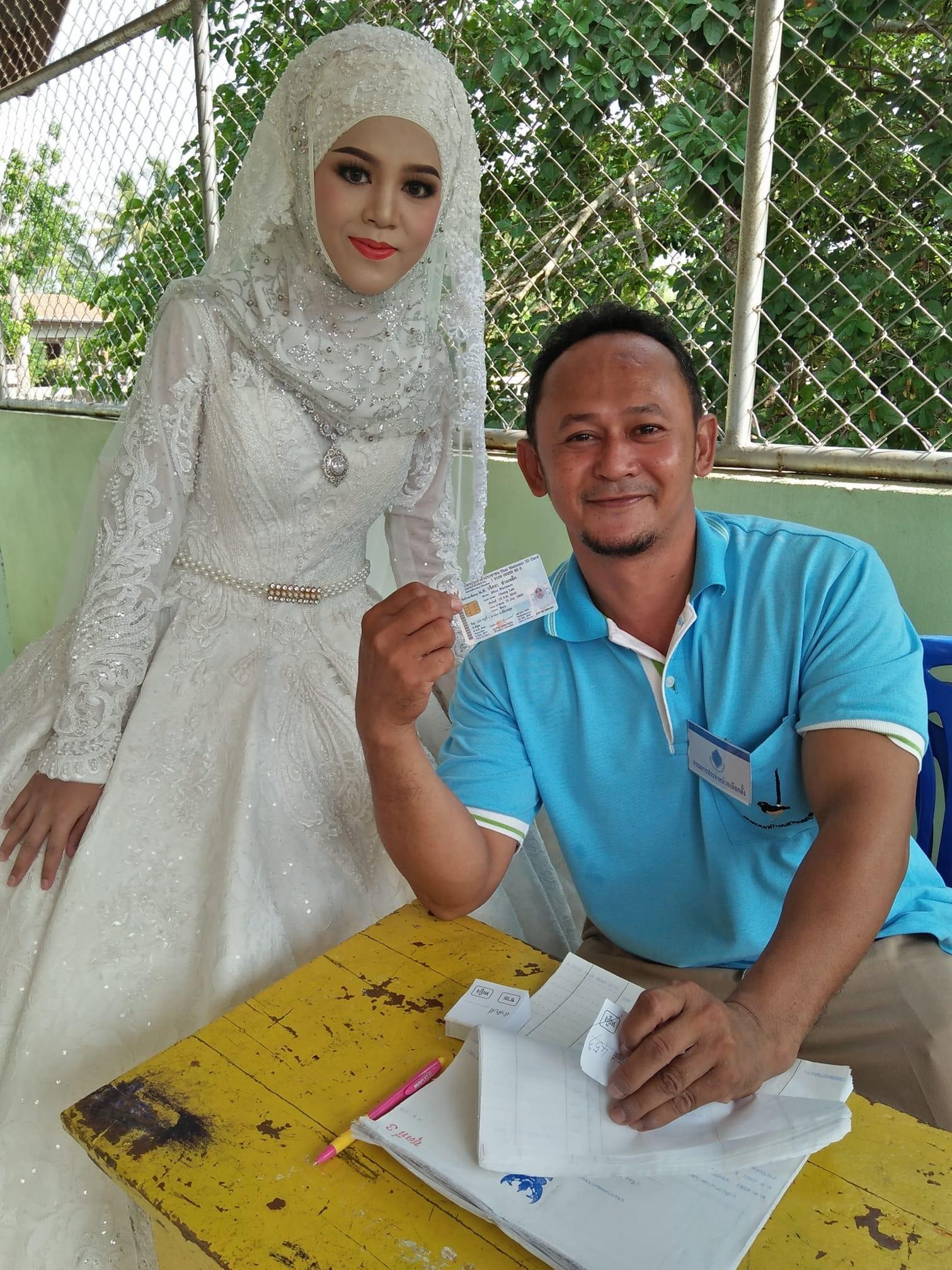 Co dau di bau cu Thai Lan anh 2