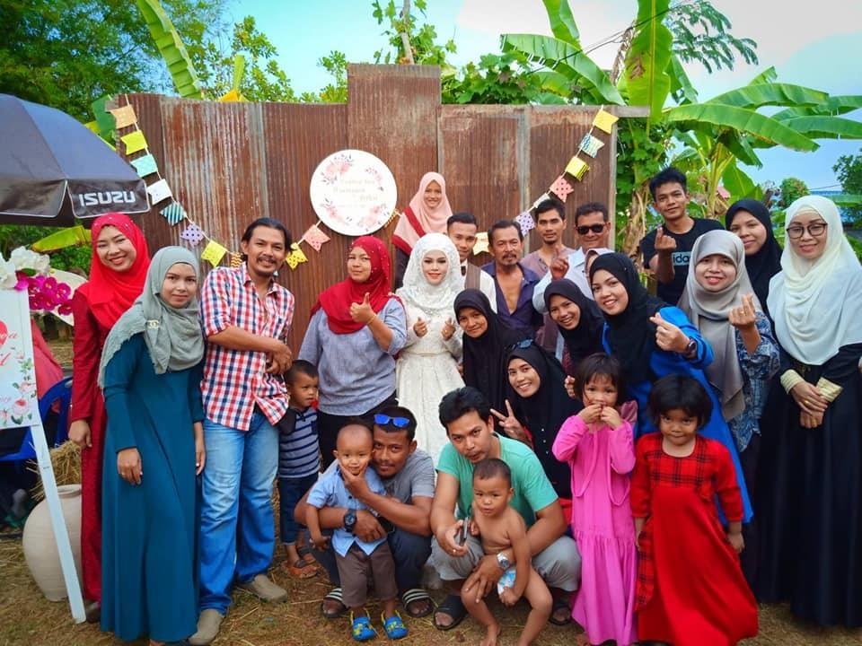 Co dau di bau cu Thai Lan anh 1