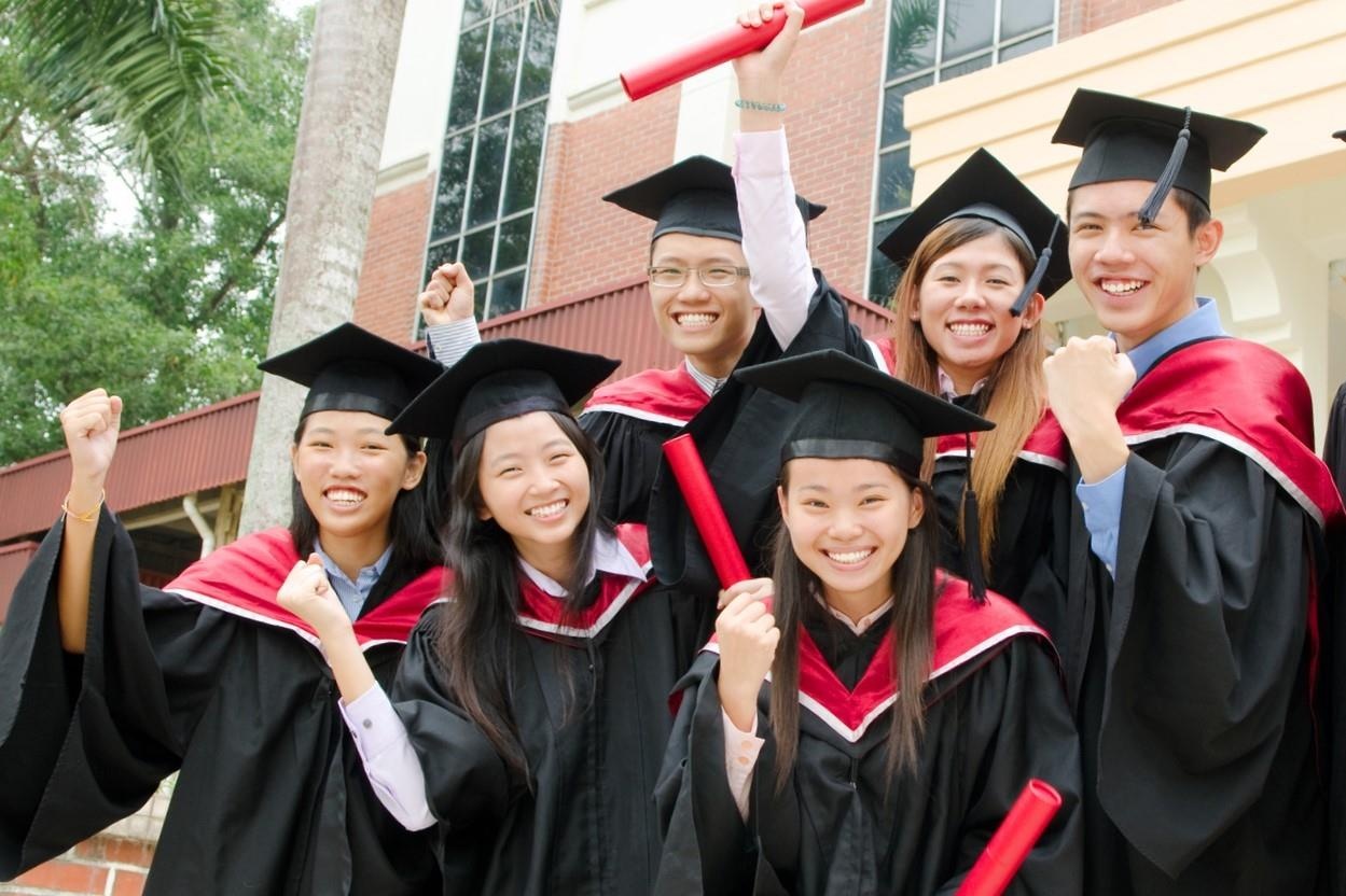 Truong cho sinh vien nghi le dai de co thoi gian di tim tinh yeu hinh anh