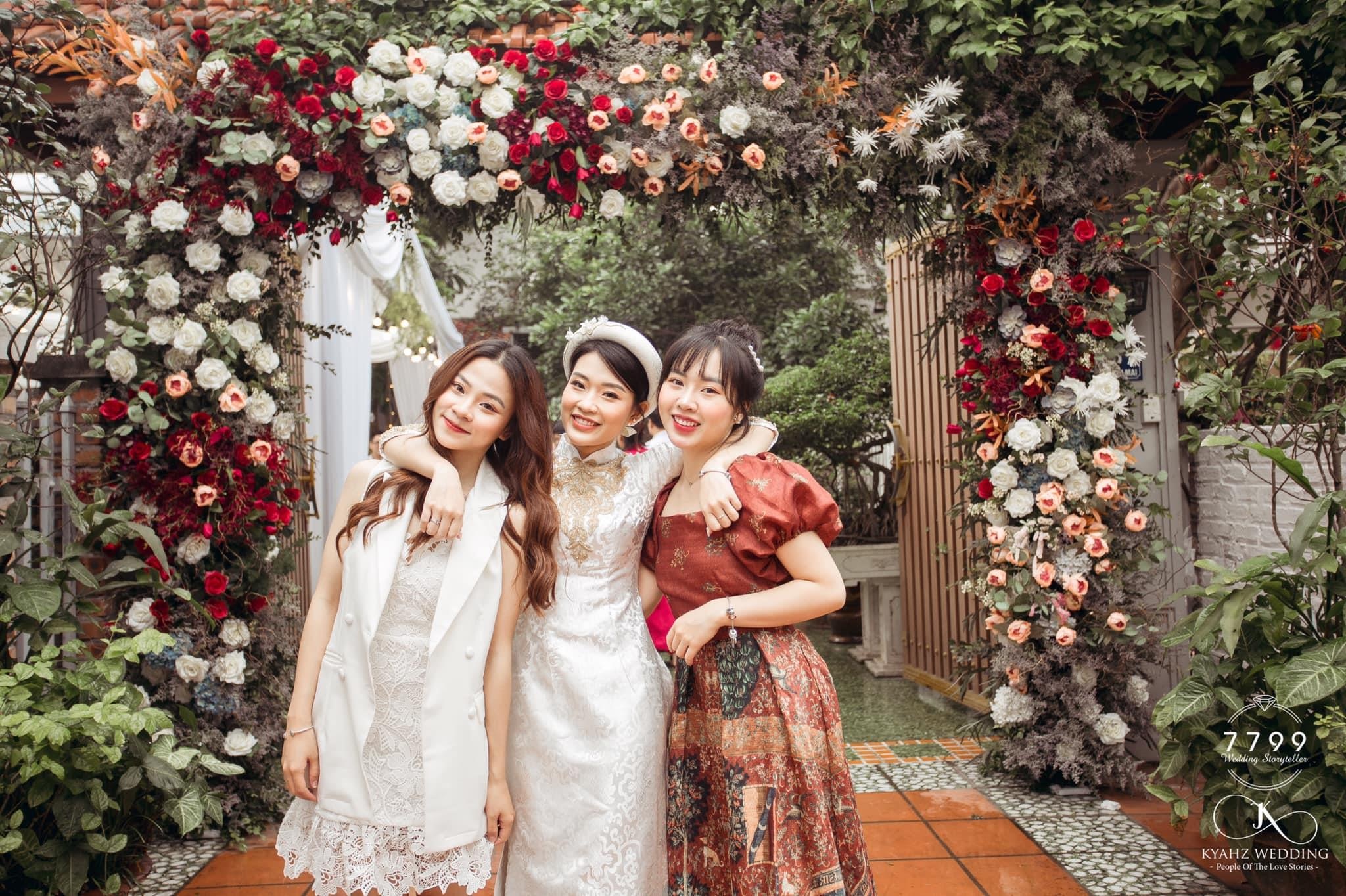 hoi chi em cua vo Rhymastic anh 1