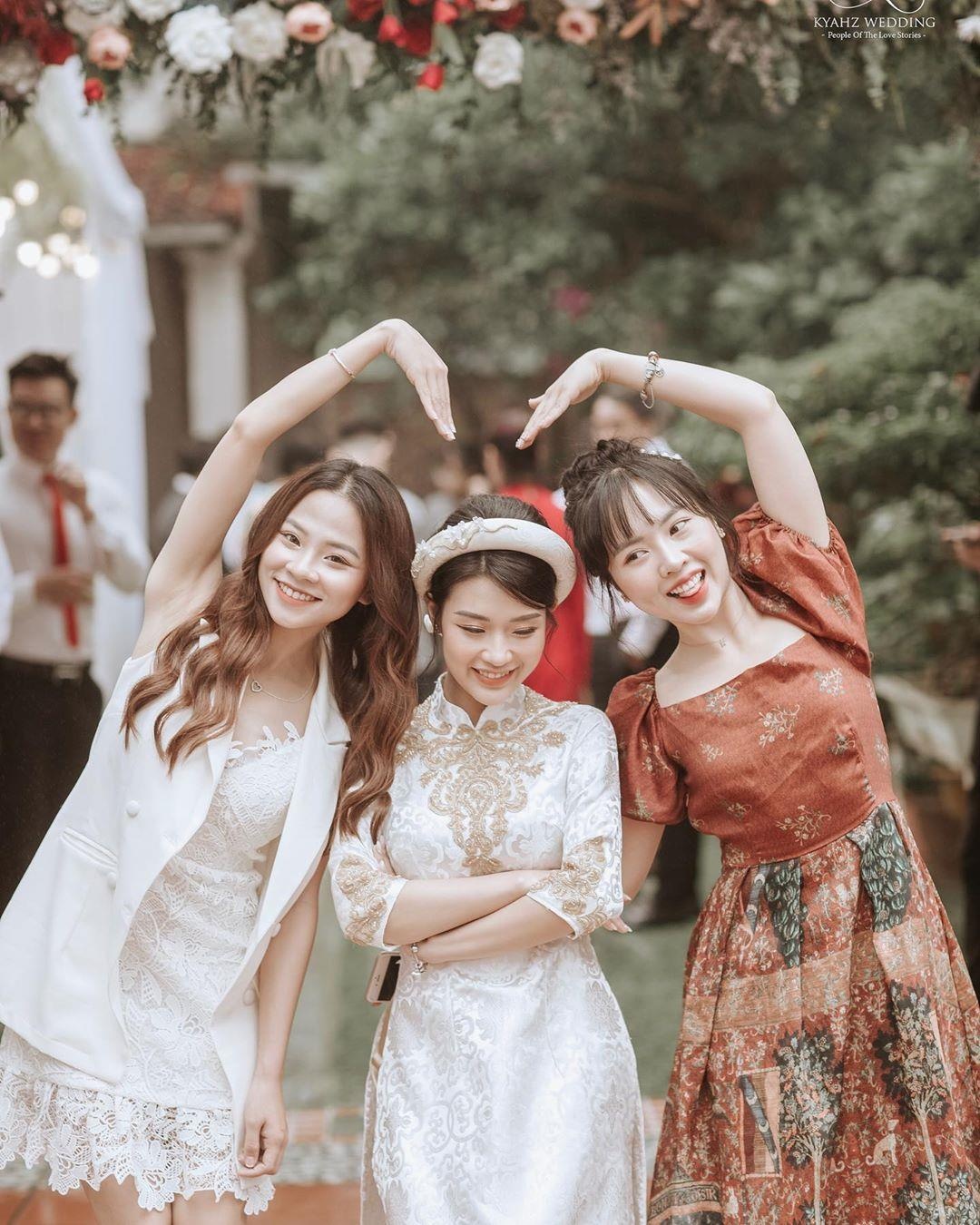 hoi chi em cua vo Rhymastic anh 4