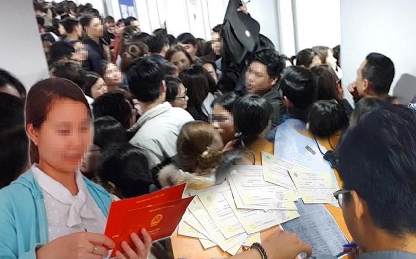 Hon loan tai 'cho' chung chi ngoai ngu phuc vu bien che hinh anh