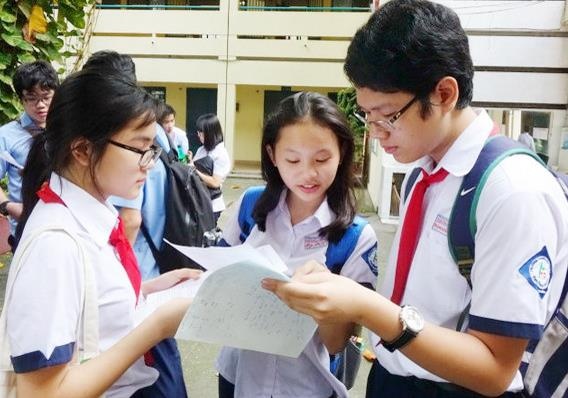 Phia sau lum xum bo mon thi ngoai ngu vao lop 10 o Da Nang hinh anh