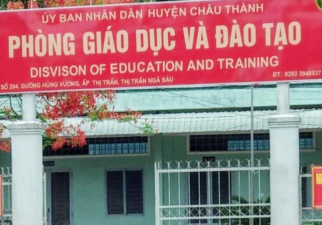 Ke khong 840 ram giay A4, truong phong giao duc bi canh cao hinh anh