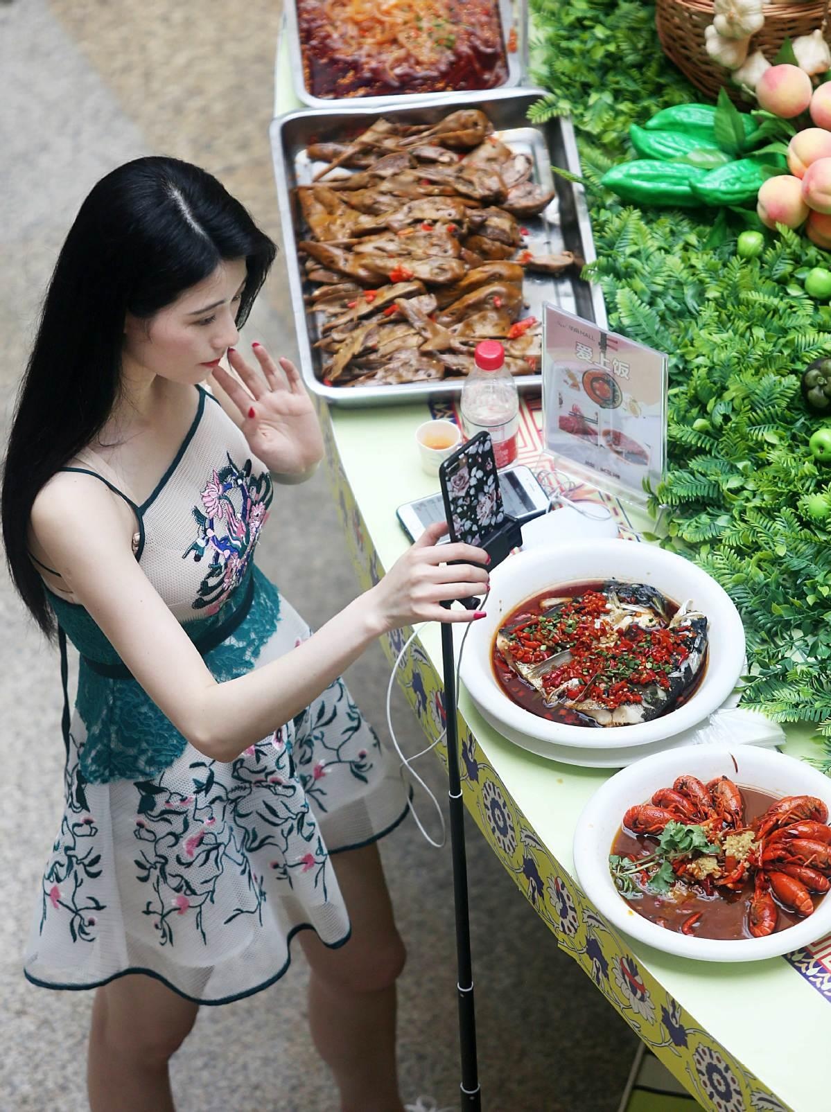 gioi tre Trung Quoc xem video an uong anh 4