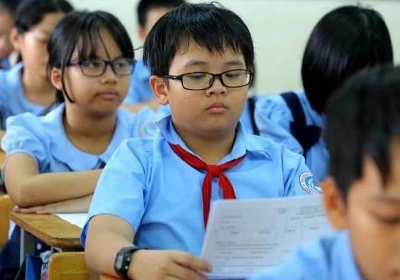 'Neu lam hieu truong, con se cho hoc it' hinh anh