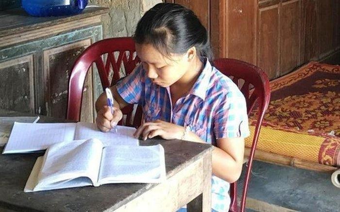 Nu sinh bay to nguyen vong vao truong THPT Luong The Vinh hinh anh