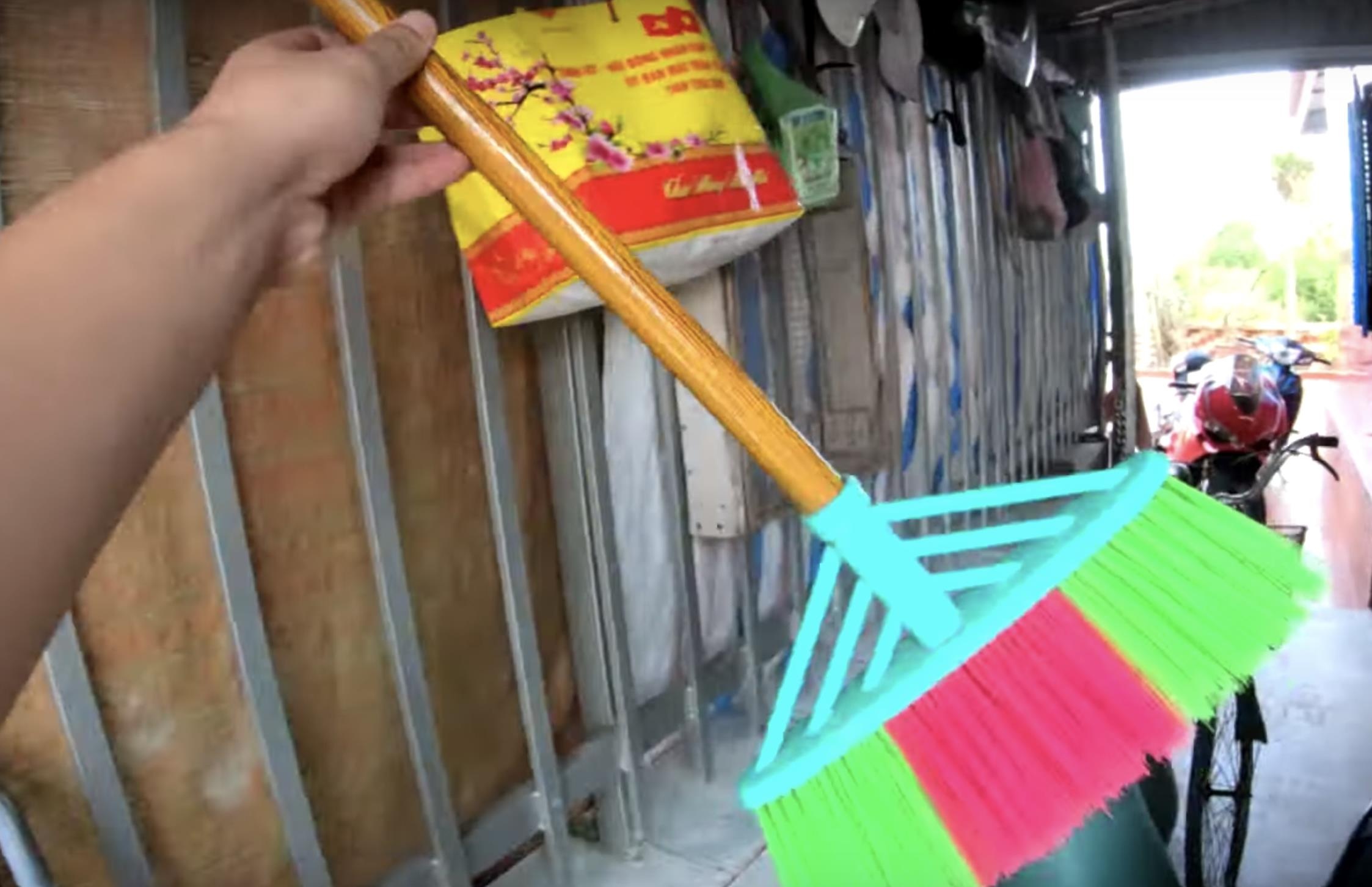 vlogger làm nhà từ 5.000 ống hút nhựa ảnh 3 vlogger lam nha tu 5.000 ong hut nhua anh 3