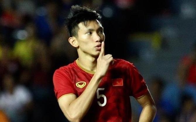 Dan mang Viet tran vao Facebook cua CLB Austria Wien vi Van Hau hinh anh