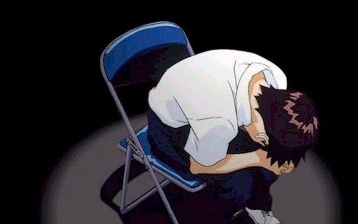 Mat trai Anime Nhat Ban: Hoa si bi vat kiet suc, luong re mat hinh anh