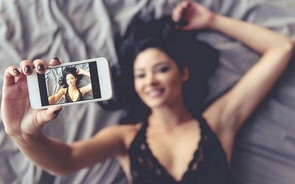 Gioi tre My va van hoa 'cuong' iPhone, ky thi nguoi khong dung hinh anh