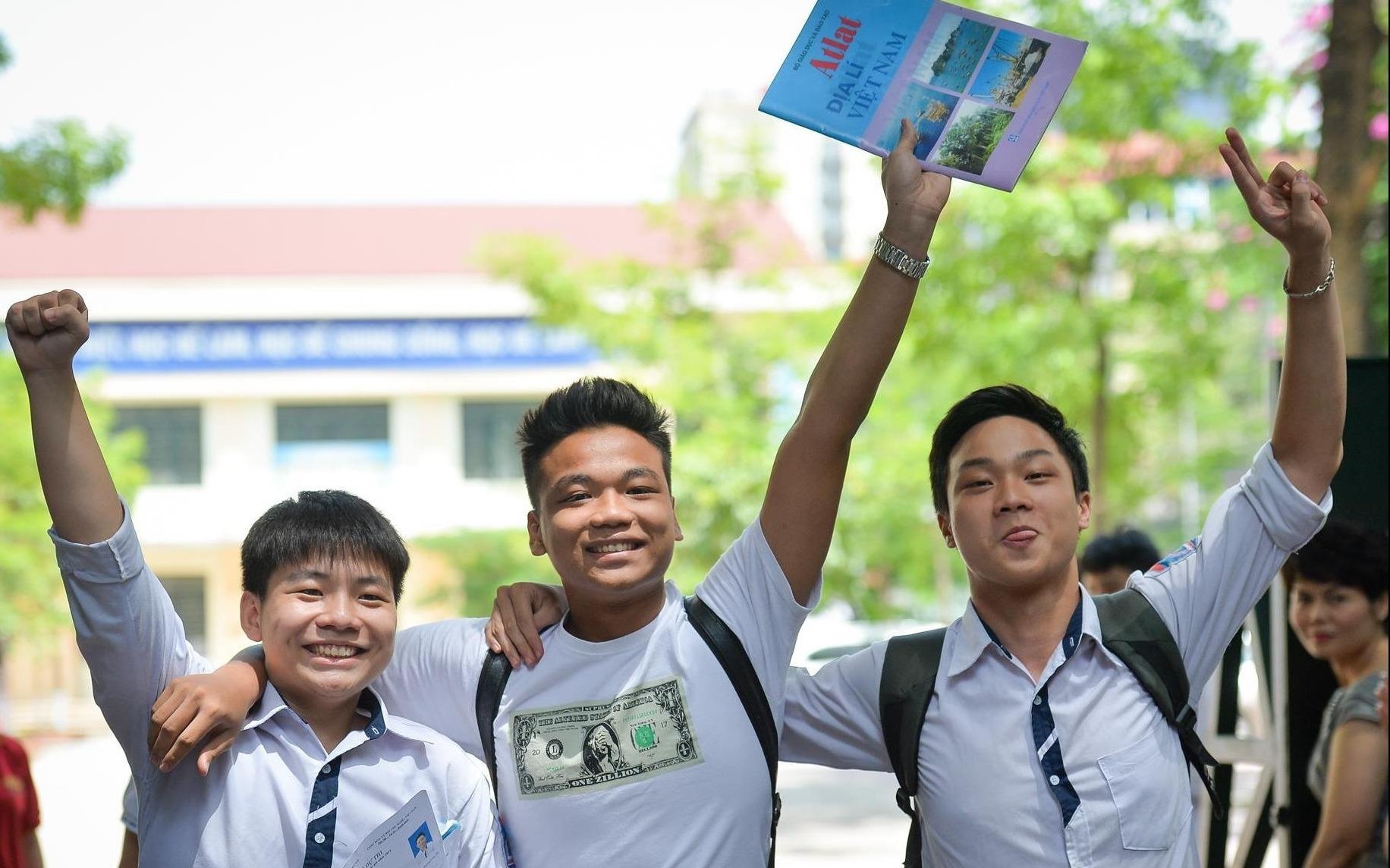 Diem chuan DH Kinh te - Tai chinh TP.HCM cao nhat 20 hinh anh