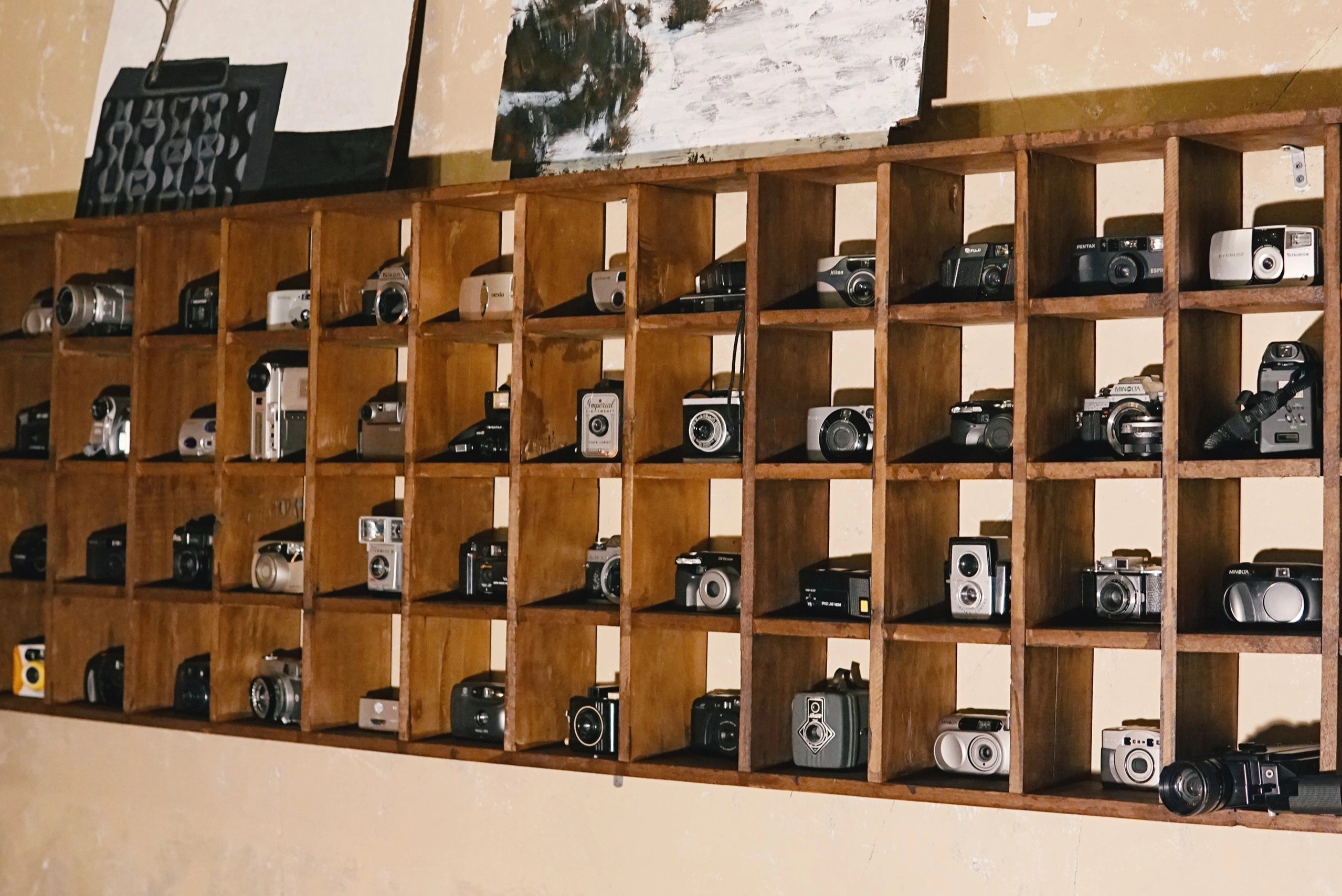 Nhung nguoi tre co thu choi may anh cu, trang suc co hinh anh