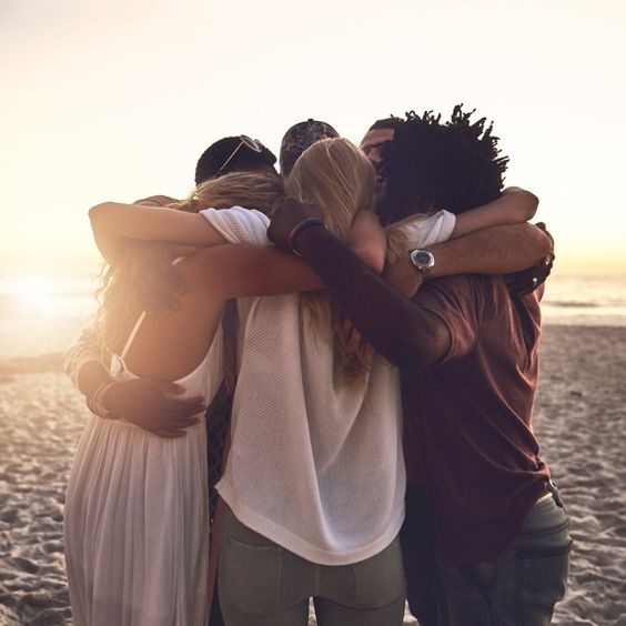 Con nguoi them khat cham vao nhau,  va cham,  tiep xuc,  da ke da,  khao khat lan da anh 2