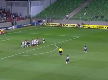 Sieu pham sut phat la vang roi cua Ronaldinho hinh anh