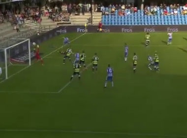 Tien dao vo danh tai hien sieu pham cua Van Basten hinh anh