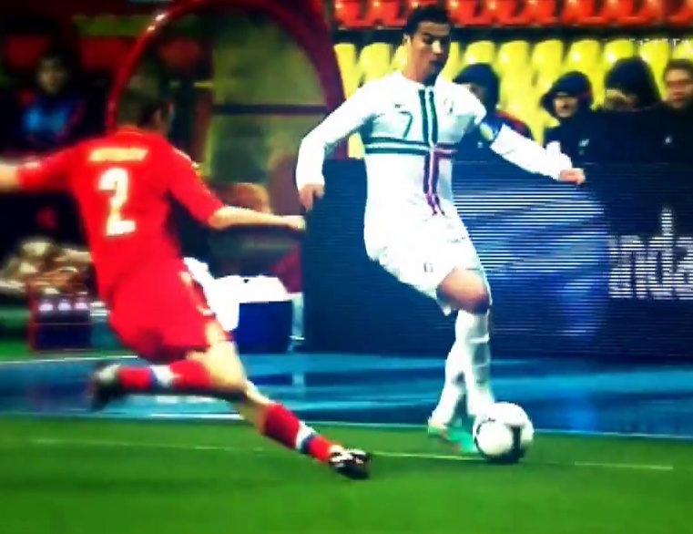 Nhung pha bong chi co o CR7 hinh anh