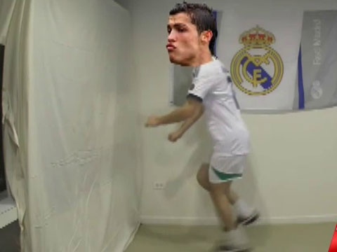 Ronaldo lai bi dem ra che clip hinh anh