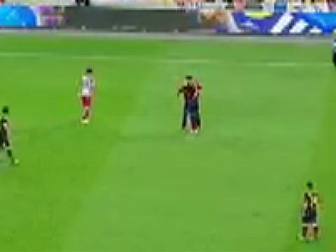 Pique ho hung voi fan cuong hinh anh