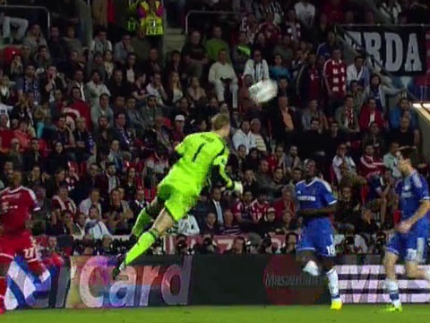 Tinh huong hai huoc nhat tran Chelsea - Bayern hinh anh