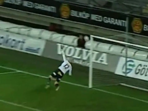 Tai hien sieu pham cua David Beckham hinh anh