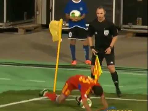 Tinh huong da phat goc kho do nhat lich su bong da hinh anh