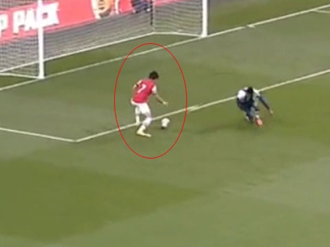 Pha bo lo khong tuong cua Ryo Miyaichi hinh anh