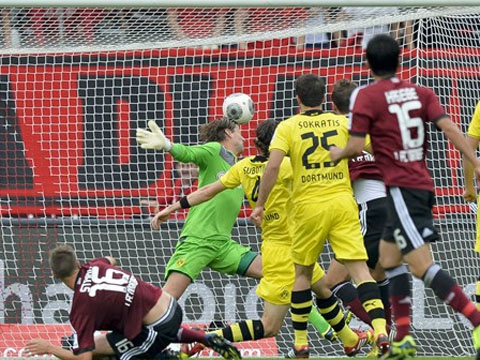 Dortmund co tran hoa dau tien cua mua giai hinh anh