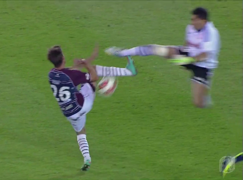 Tai hien pha kung-fu noi tieng cua De Jong hinh anh