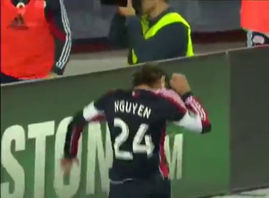 Lee Nguyen ghi ban theo phong cach panenka hinh anh