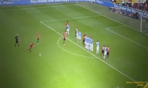 Sieu pham sut phat cua Rooney hay nhat tuan qua hinh anh