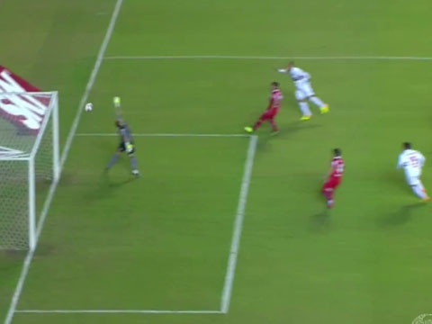 Pha sut bong nhu bua bo cua Fabiano hinh anh