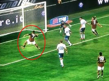 Pha bo lo khong tuong cua Robinho hinh anh